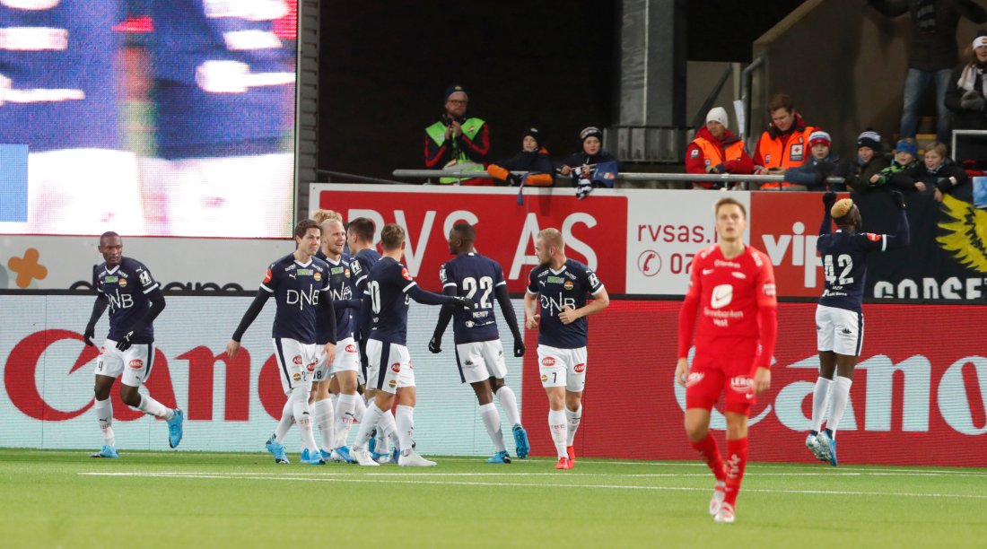 Strømsgodet jubel mot brann